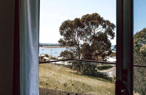 St Helens House | Comfortable House near Town with Scenic Bay Views