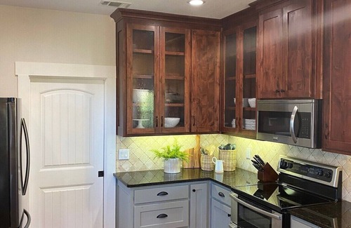 Muenster House | Relaxing Retreat Near Wineries with Hot Tub & Scenic Views