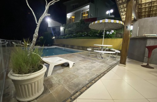Teresopolis House | Charming Escape with Pool, Fireplace & Ocean Views in RJ
