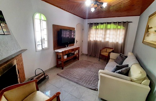 V Cristina House | Welcoming House in Campos do Jordão with Family-Friendly Amenities