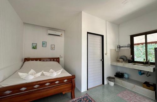 Chaloklum House | Chaloklum Retreat: Pet-Friendly with Private Beach Access