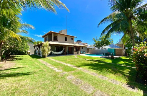 Jenipabu House | Inviting House in Guarajuba with Pool, Steps from the Beach
