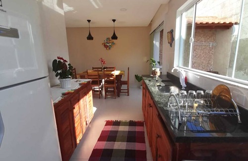 Jabaquara House | Charming Retreat in Jabaquara Beach with Family-Friendly Perks