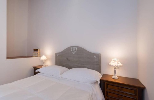 Panzano in Chianti Apartment | Charming House in Panzano In Chianti with Breakfast Included