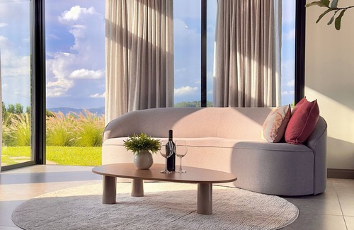 Garibaldi House | Cozy house in the countryside of Garibaldi near wineries and restaurants