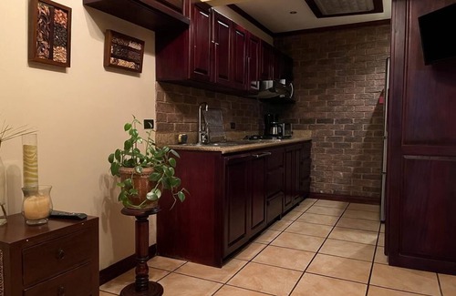 Pavas House | Charming House Near National Stadium with Spa & Breakfast