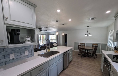 Belton House | Idyllic Retreat Near Lake Belton with Spa & Scenic Views