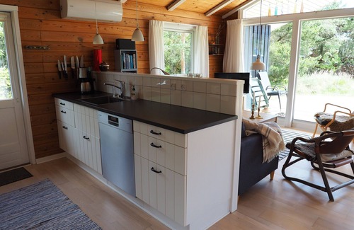 Rødhus Cottage | Inviting Beachside Retreat with Pool and Ocean Views