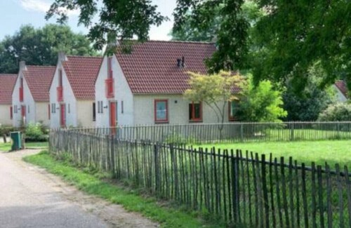 Ewijk House | Cozy house on park, workers not allowed!