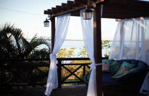 Laguna Cottage | Inviting Retreat Surrounded by Nature for Family Getaways