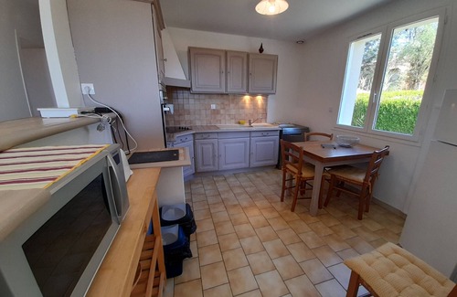 La Roche-Posay House | Cozy Villa La Roche-Posay with Spa and Breakfast Options