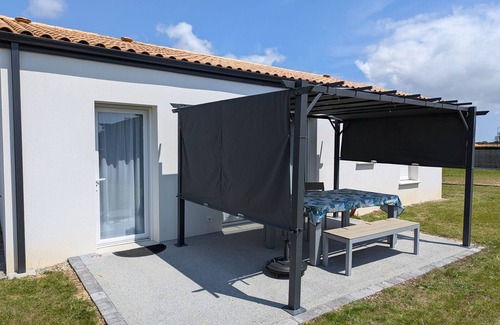 Saint-Reverend Cottage | Comfortable Gite Saint-Révérend with Spa & Family Amenities
