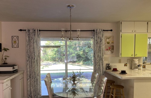 Ridge Manor House | Cozy House with Large Backyard—3 miles from I-75!