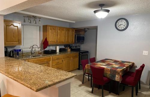 Doling House | Welcoming Home with Free Parking and Child-Friendly Amenities