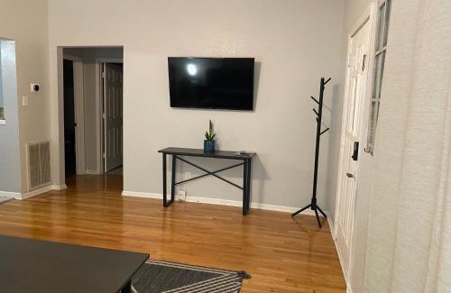 Doling House | Welcoming Home with Free Parking and Child-Friendly Amenities