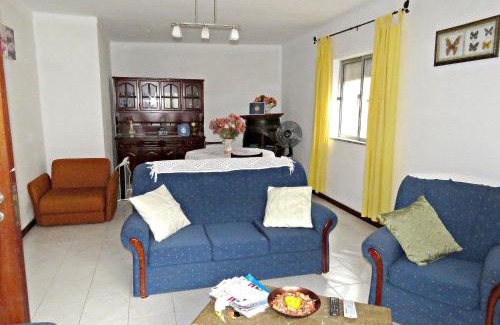 Semide House | Cozy 2-Bedroom House with Terrace and Pet-Friendly Perks