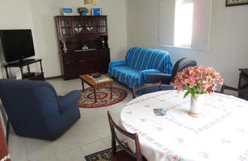 Semide House | Cozy 2-Bedroom House with Terrace and Pet-Friendly Perks