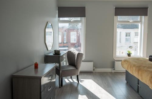 Great Yarmouth House | Inviting House with Modern Garden & Pet-Friendly Amenities