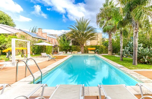 Patu House | Relaxing Retreat with Pool and Beautiful Park Space