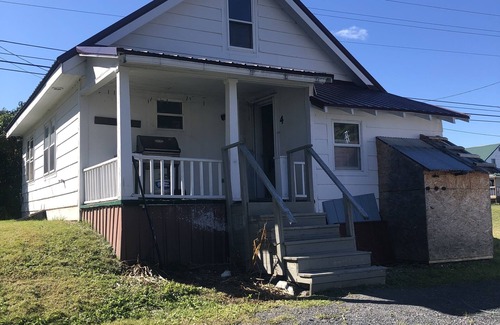 Grand Isle House | Pet-Friendly Hunting Cabin Near ATV Trails for Families