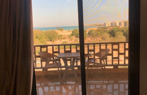 Al Ahyaa Ski Chalet | Cozy Hurghada Chalet with Sea View and Resort Amenities