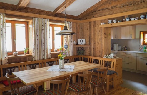 Zell am See Cabin | Serene Mountain View Hut Near the Lake - Rated 10/10