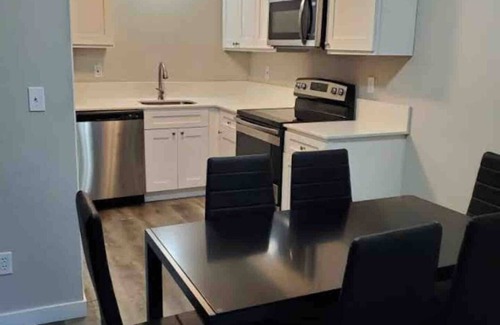 Olympia Apartment | Welcoming Retreat in Lacey with Spa and Hot Tub Amenities