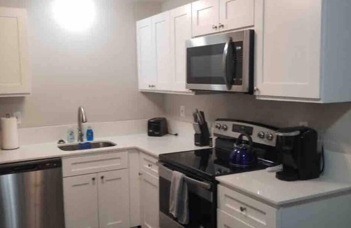 Olympia Apartment | Welcoming Retreat in Lacey with Spa and Hot Tub Amenities