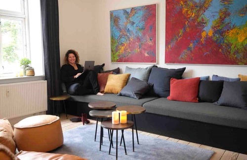Midtbyen Apartment | Inviting Retreat in the Heart of Aarhus with Ocean View