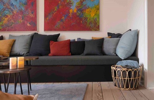 Midtbyen Apartment | Inviting Retreat in the Heart of Aarhus with Ocean View