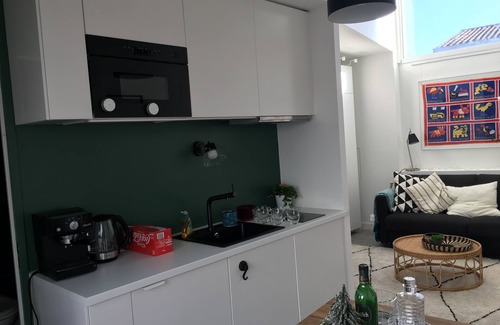 Le Bouscat House | Budget-Friendly Independent Studio for Your Next Getaway