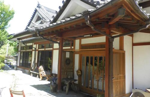 Nikko House | Comfortable COZY Inn with Free Shuttle & Breakfast Included