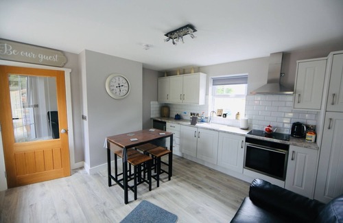 Newry Cottage | Inviting Irish Cottage in Slieve Gullion with Hot Tub & Fire Pit