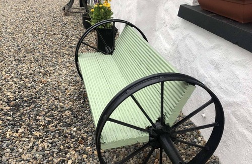 Newry Cottage | Inviting Irish Cottage in Slieve Gullion with Hot Tub & Fire Pit