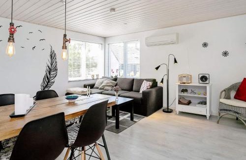 Vestero Havn House | Ideal Holiday Home for 5 in L s – Pet & Child Friendly