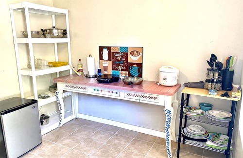 San Ramon Apartment | Inviting King Suite with Kitchen in Tri-Valley Area