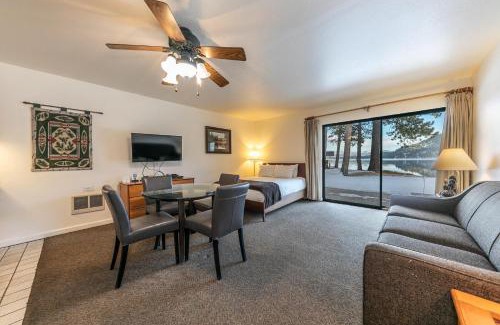 Truckee House | Charming Lake View Studio - Ground Floor Unit in Building C