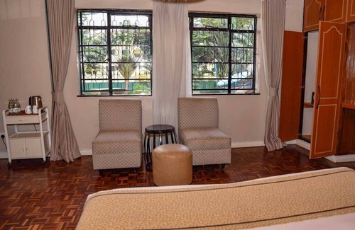 Gigiri Hotel | Comfortable Guest House Near Shopping Mall and Park
