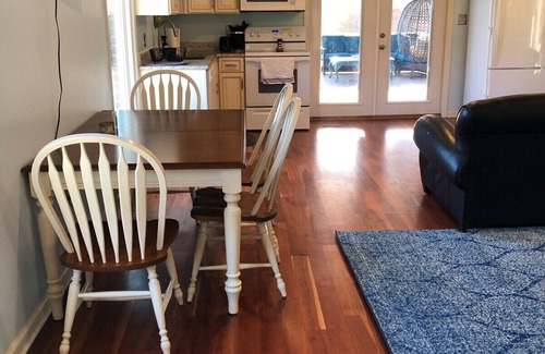 Taylorsville Cottage | Guest Rated 10/10: Cozy Lake Hickory Cabin Retreat