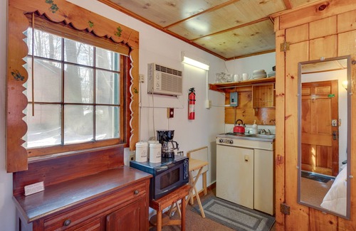 Weirs Beach Apartment | Inviting Laconia Studio Cabin Steps from Lake Winnipesaukee