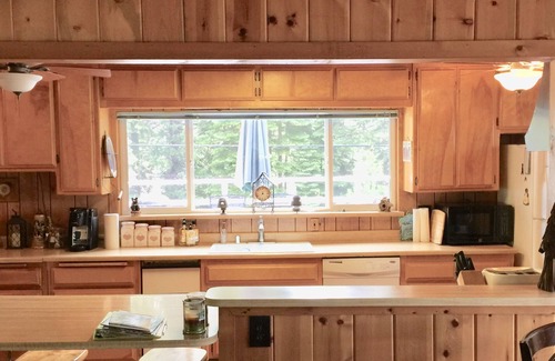 Prattville Cabin | Delightful Lake Almanor Getaway with Pet Friendly Amenities