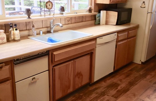 Prattville Cabin | Delightful Lake Almanor Getaway with Pet Friendly Amenities