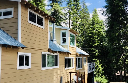 Prattville Cabin | Delightful Lake Almanor Getaway with Pet Friendly Amenities