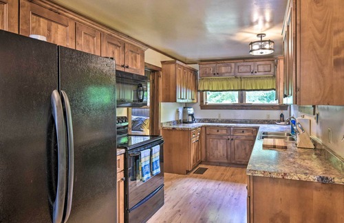 Bridport Cottage | Inviting Lake Champlain Cottage with Spa & Scenic Views