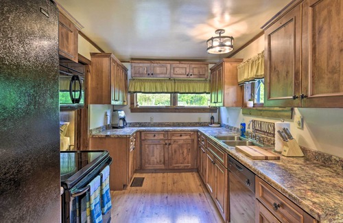 Bridport Cottage | Inviting Lake Champlain Cottage with Spa & Scenic Views