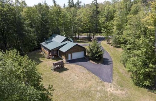 North Lake George Cabin | Inviting Lake George Cabin: Swim, Ski & Enjoy Family Amenities