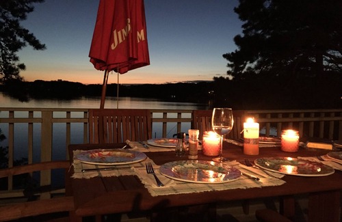 Centerville House | Idyllic Lake House Near Craigville Beach with Ocean View