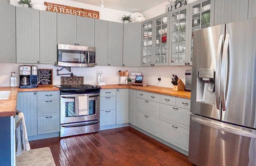 Ashville Cottage | Serene Lake Escape with Ocean Views and Family-Friendly Amenities