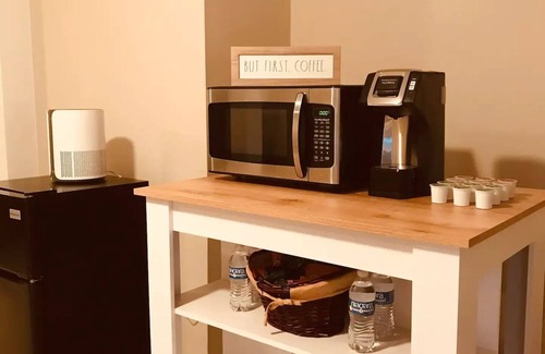Greensboro Apartment | Top-Rated Lakefront Studio with Breakfast & Kitchen Amenities