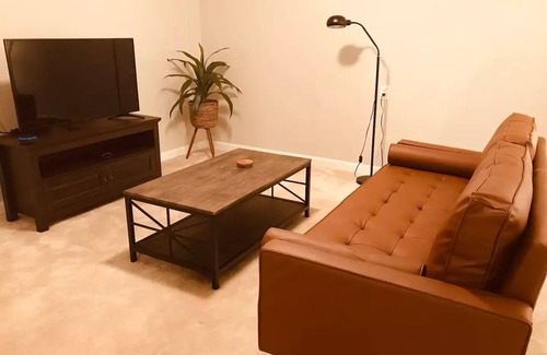 Greensboro Apartment | Top-Rated Lakefront Studio with Breakfast & Kitchen Amenities